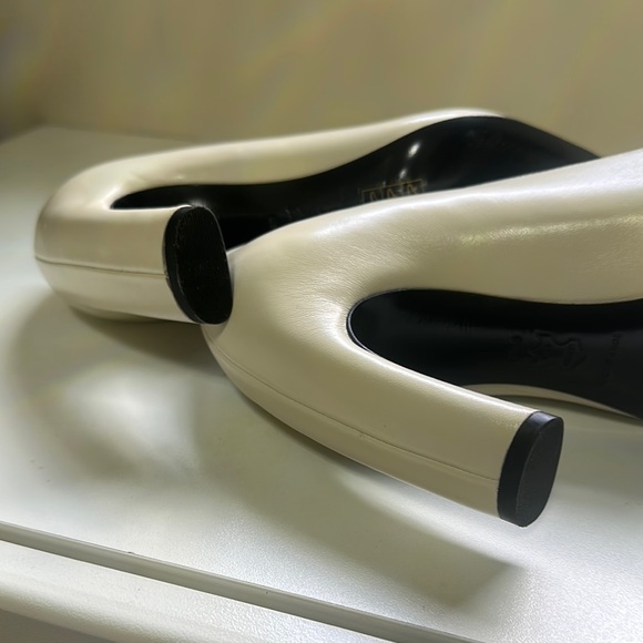 Tory Burch Sculpted Peep-Toe Pumps - Picture 9 of 10